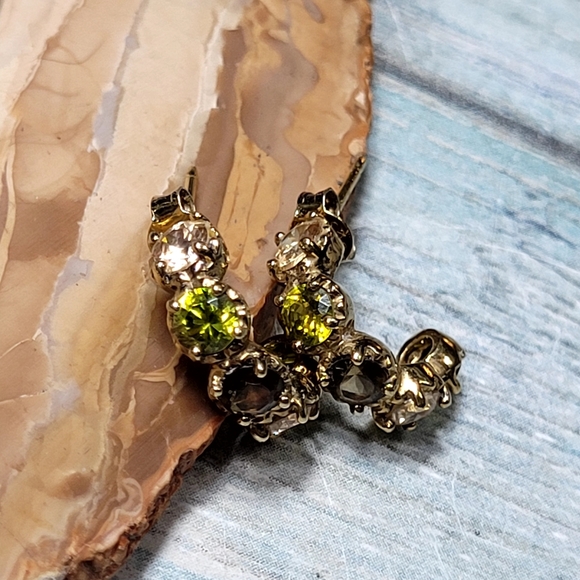 Elegant 925 Gold and Green Crystal Earrings. - Picture 10 of 10